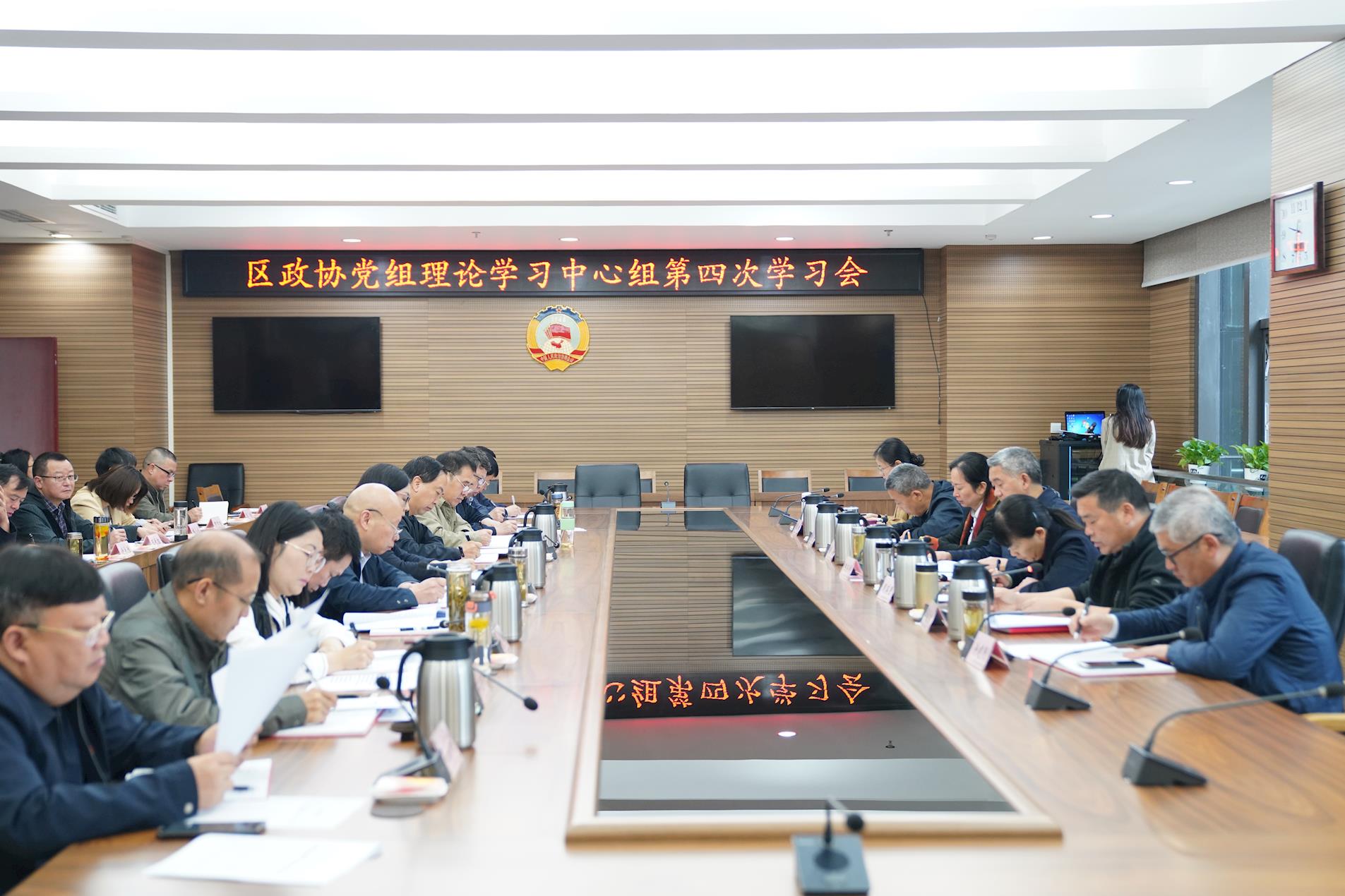 9ee562a8452242feb1f1d29401015450.jpg 9ee562a8452242feb1f1d29401015450.jpg